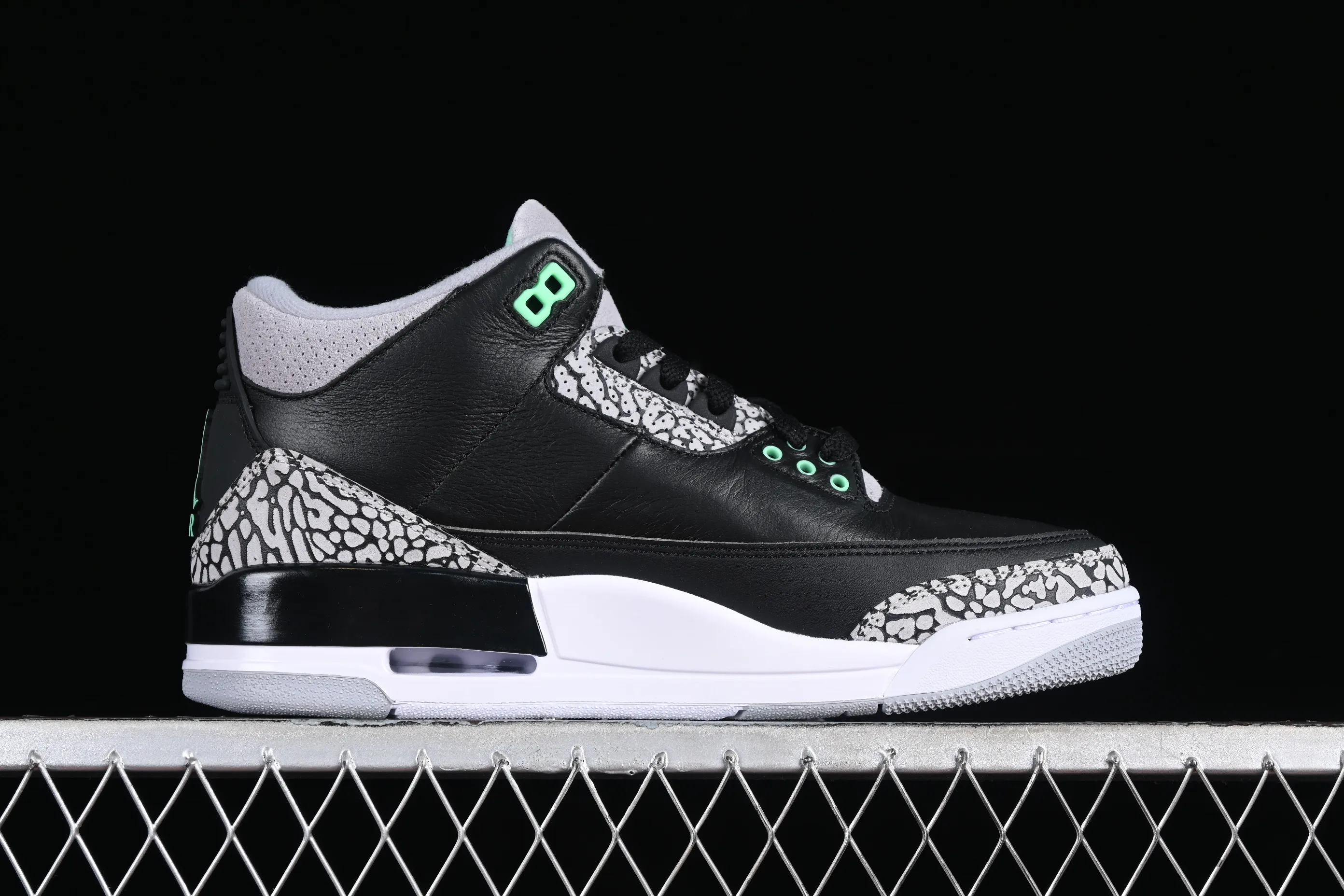 All categories Air Jordan Jordan series basketball shoes Air Jordan 3 LW version Air Jordan 3 "Green Glow" AJ3 Joe 3 black and green CT8532-031